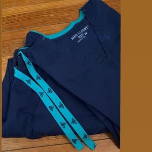 Med couture scrubs are super cool!